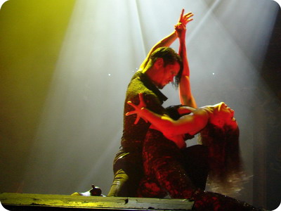 Tango Porteno Tango Show Buenos Aires couple dancing at the edge of the largest Tango stage of Buenos Aires