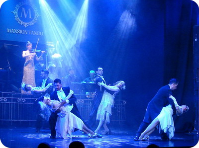 Mansión Tango Show in Buenos Aires group of tango dancers figures doing a shocking pose
